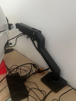 držiak pre veľké monitory Ergotron HX Desk Monitor ARM - 4