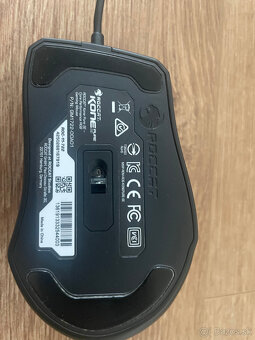 Roccat Kone Pure SE & Corsair K55 RGB - 4