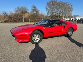 Krásné Ferrari 308 GTSi z roku 1983 - 4