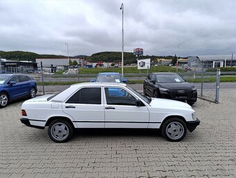 Mercedes-Benz 190 E - 4