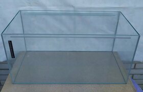 Sklenené akvária. - 4