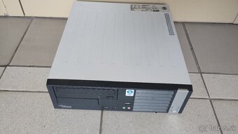 Predám stolný počítač Fujitsu Siemens Esprimo E5625 - 4