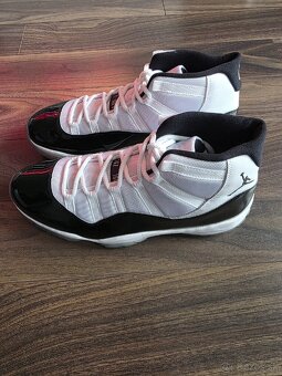 AIR JORDAN 11 RETRO - 4