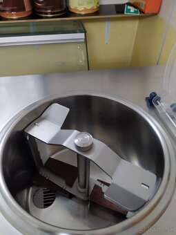 Zmrzlinový stroj STAFF BFE 201-230V - 4