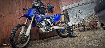 Motorka Yamaha YZF 250 - 4