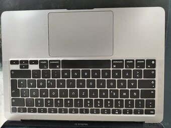 Macbook Air 13 M1 8/256 GB - 4