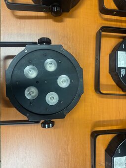 Predám ADJ Mega Tripar Profile - 4