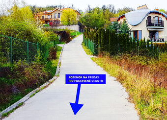 Pozemok LIMBACH, PRI CESTE blízko postavených RD, VÝHĽAD, IS - 4