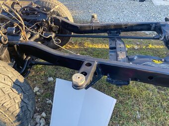 Predám šasi na Mitsubishi Pajero2 2.8 wagon - 4