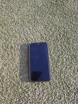 Predám iphone 11 - 4
