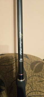 2 rovnaké udice na sumcov zadarmo puzdro - 4