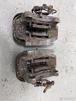VW Touareg Brembo brzdy brzdové strmene - 4