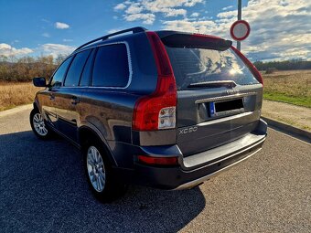 Volvo XC90 2.4 D5 MOMENTUM - 4