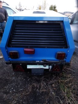 Pojazdný kompresor Kubota - 4