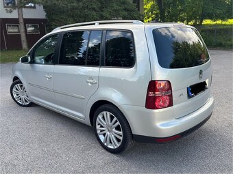 VW Touran HIGHLINE 2.0Tdi 125kw 170Ps Rok 2009 - 4