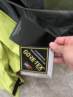 Arcteryx Goretex XXL - 4