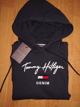Tommy Hilfiger dámska mikina s kapucnou čierna - 4