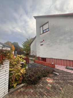 Dvojgeneračný rodinný dom blízko centra mesta. - 4