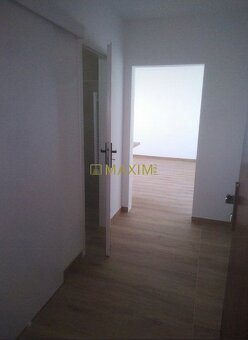 PREDAJ - 2- izbový byt s loggiou na Drobného ulici v Dúbravk - 4