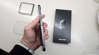 Samsung Galaxy Z Flip 6 carbon black - aj vymením - 4