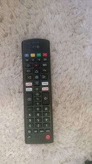 LG 42" 4K UHD UJ635V. - 4