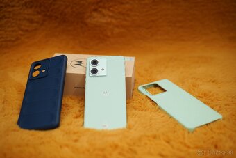 Motorola Edge 40 Neo 12 / 256 GB - 4