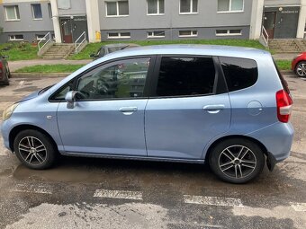Honda Jazz benzin 57kW super autíčko do mesta:) - 4