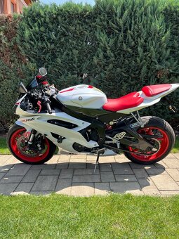 Yamaha R6 - 4