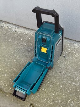 AKU stavebné rádio Makita - 4
