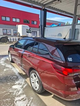 Opel Astra Sports Tourer - 4