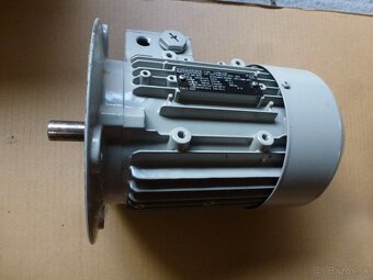 Predám motory 630W a 660W s prevodovkami - 4