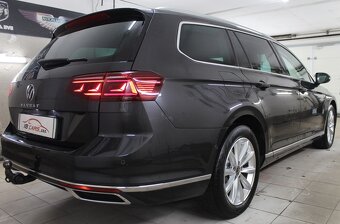 Volkswagen Passat Variant 2.0 TDI EVO Elegance DSG - 4