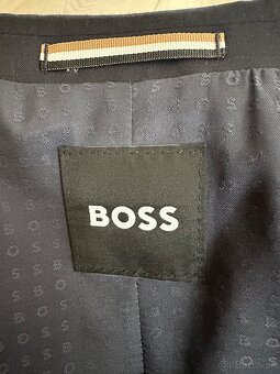 Hugo Boss oblek - 4