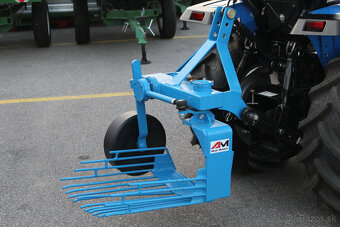 Predvádzací stroj - Solis 22 s vyorávačom, pluhom a závažím - 4