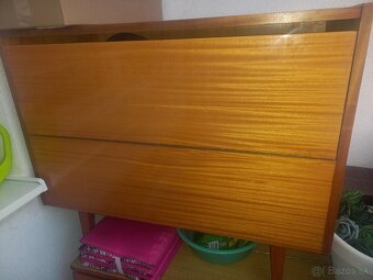 Retro obyvacia stena - 4