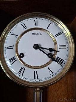 Predám funkčné nástenné hodiny Franz Hermle Germany polbicie - 4