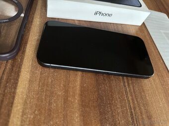 Predám Apple IPhone 15 Pro 128GB - 4