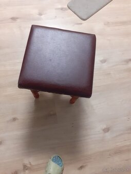 Drevené stoličky s koženým sedákom - 4