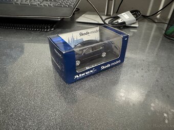 Škoda Superb modrá - 1:43 - Abrex - 4