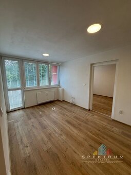 SPEKTRUM REALITY- Na PREDAJ 3 -izbový byt, 61m2, 2x loggia, - 4