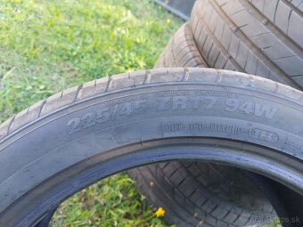 225/45 R17 Kumho Ecsta HS52 - 4