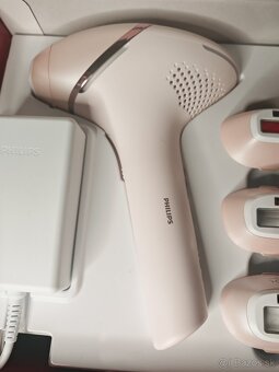 Philips Lumea BRI976/00 - IPL depilátor s nadstavcami v supe - 4