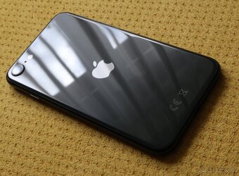 Apple iPhone SE 64GB Black (2020) - 4