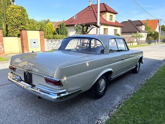 Mercedes Benz W111 - 4