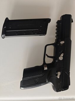 Airsoft plynovka Tokyo Marui FN5-7 – málo používaná - 4