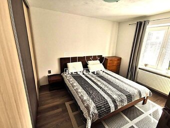 2 izbový zrekonštruovaný byt s terasou 55 m2, v staršej... - 4
