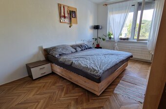 Šikovne prerobený 3-izbový byt v úplnom centre Levíc – ideál - 4