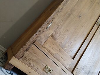Stará, secesní skříň po renovaci, voskovaná 2 - 4