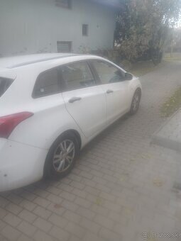 Hyundai i30 kombi - 4