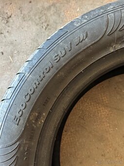 225/60R17 - 4